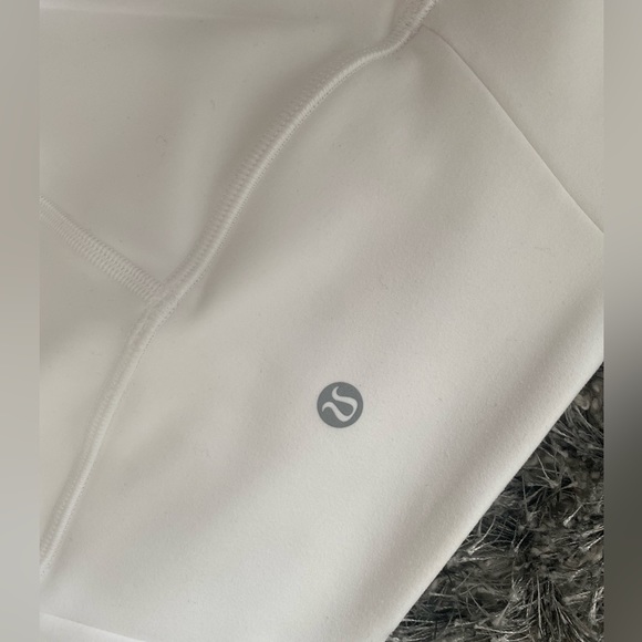 Lululemon Forget The Sweat 7/8 Tight | White | Size: 6 - Picture 4 of 6